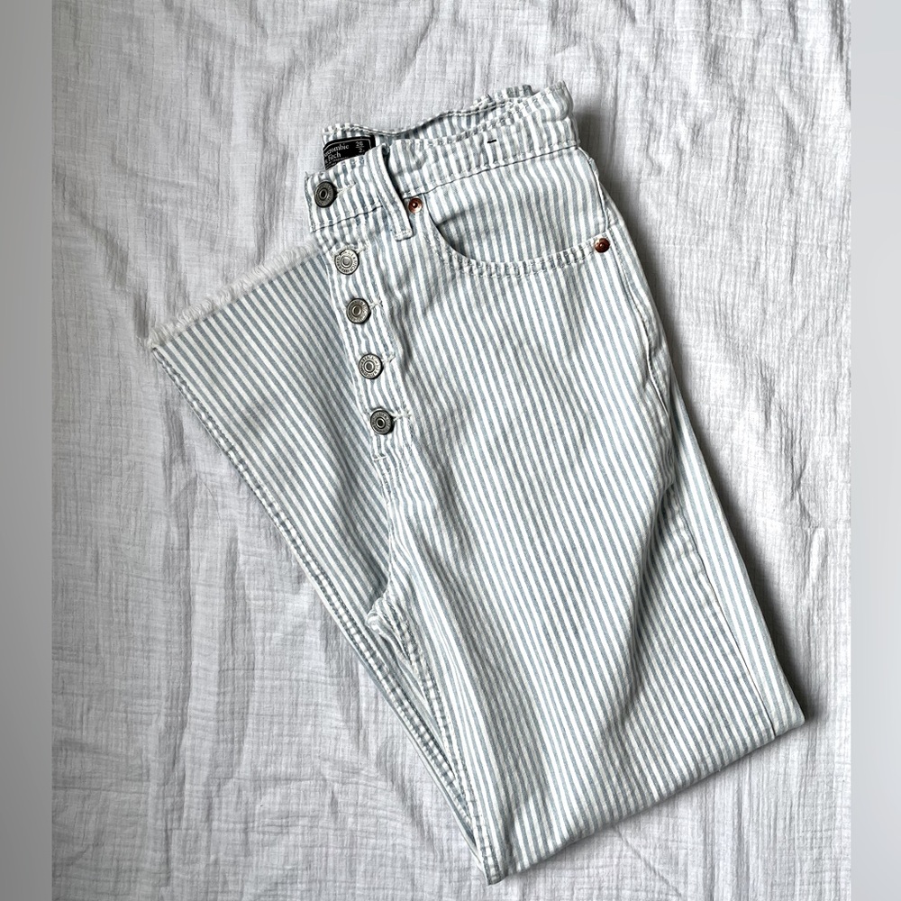 Abercrombie & Fitch Super High Rise Wide Leg Pants- Blue & White Stripe - Size 2